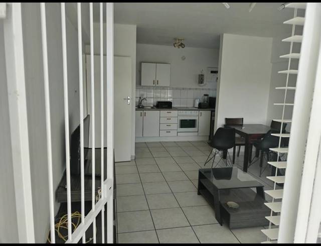 1 BEDROOM PROPERTY TO RENT IN RONDEBOSCH